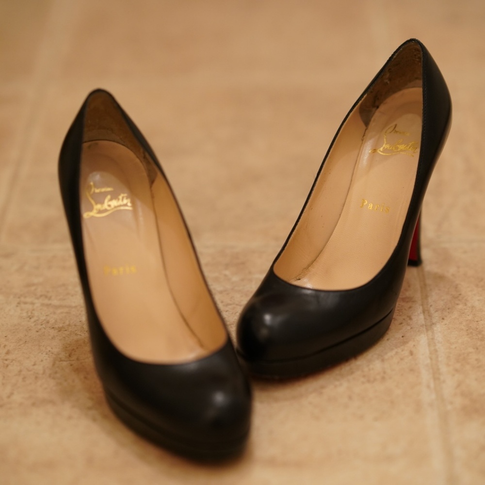 Christian Louboutin Simple Pump, Black, Size 38